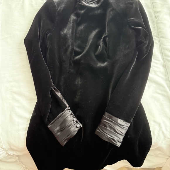 Cinq a sep Black Velvet dress with satin sleeves - Picture 9 of 9